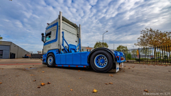 20251019-Tom-Holding-00512